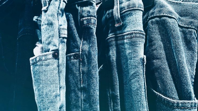 Como escolher calça jeans masculina perfeita
